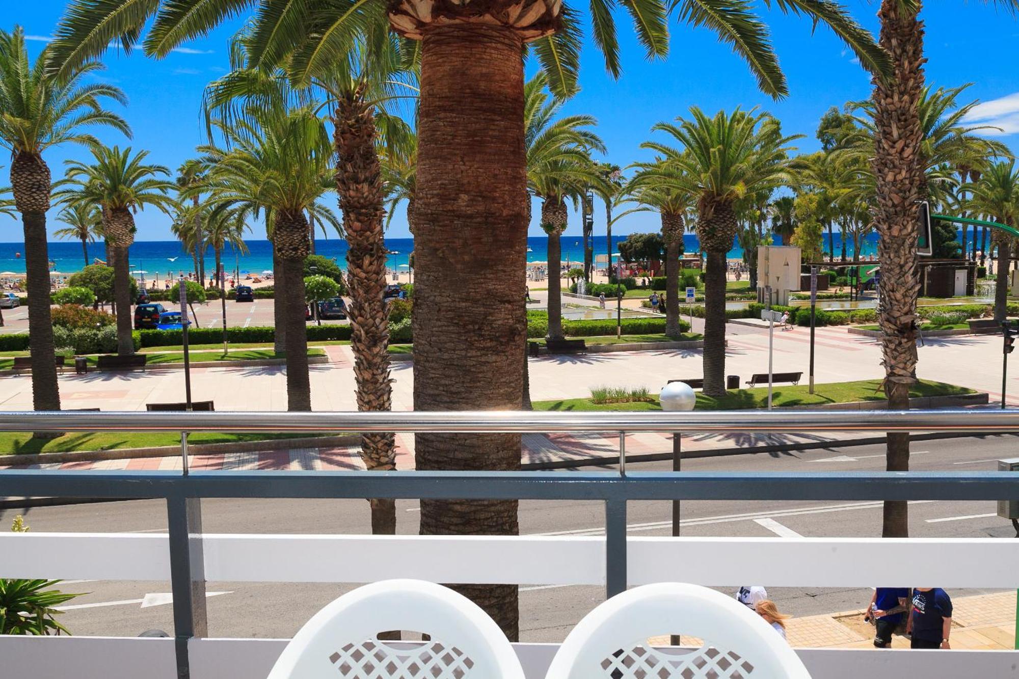 Uhc Rodas Apartments Salou Room photo